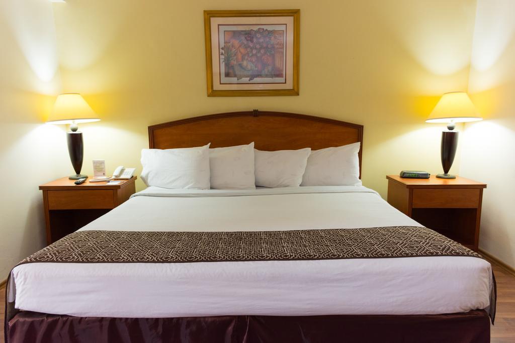 Hafersons Inn Hotel & Suites シウダード・マデロ エクステリア 写真