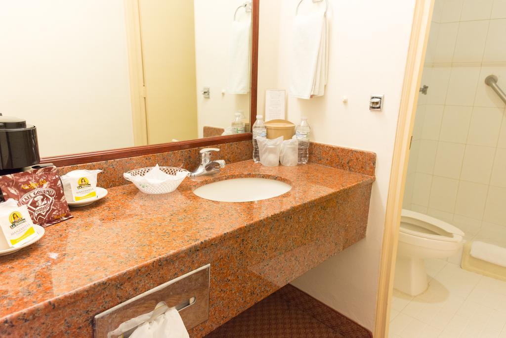 Hafersons Inn Hotel & Suites シウダード・マデロ エクステリア 写真